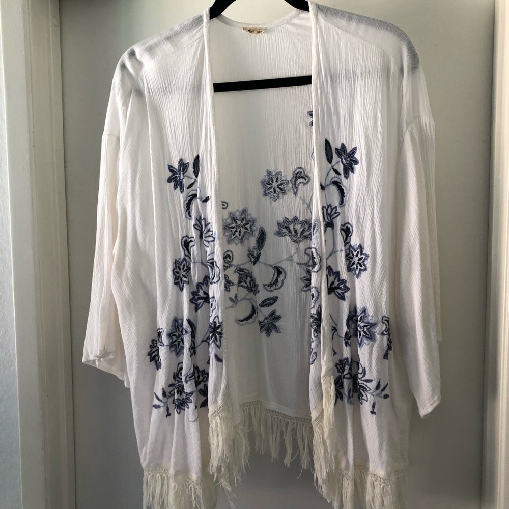Hollister wrap